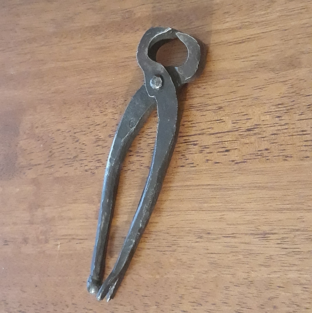 Antique #6 Forged Primitive Farrier Tool Nipper Pincer Nail Remover